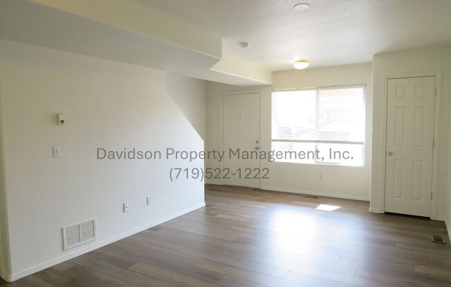 Great 3 Bedroom Condo the Briargate Area