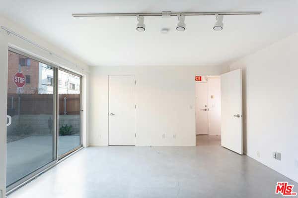 15 BROOKS AVE