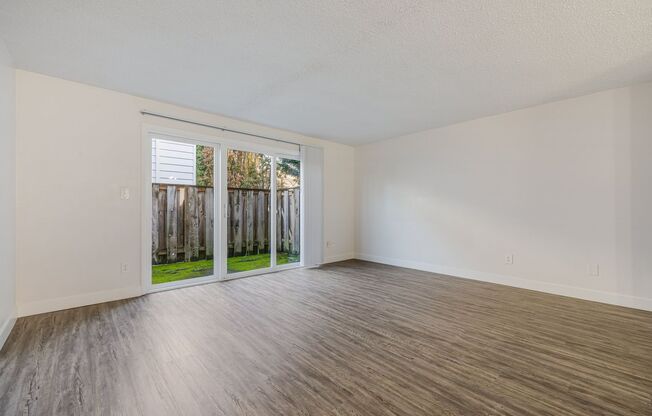 2 beds, 1.5 baths, 1,100 sqft, $1,695, Unit 18