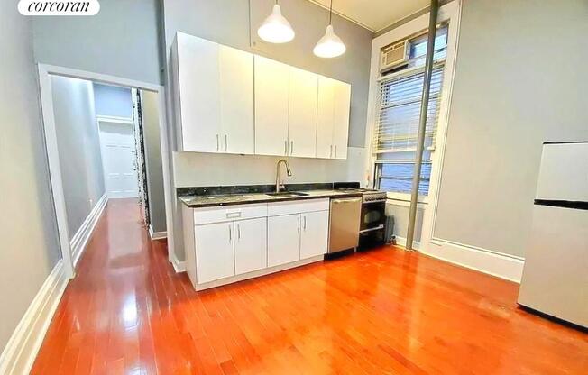 59 5 AVE