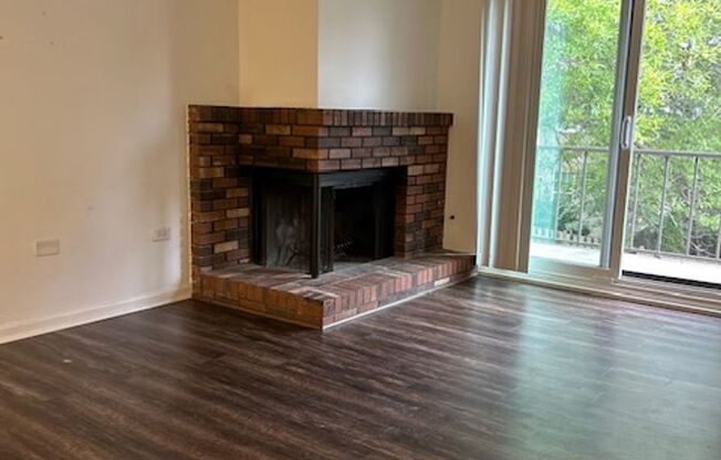 2 beds, 1 bath, 980 sqft, $1,895, Unit 1674-202 Quail