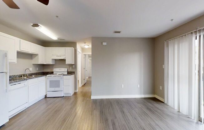 2 beds, 1 bath, 745 sqft, $1,100