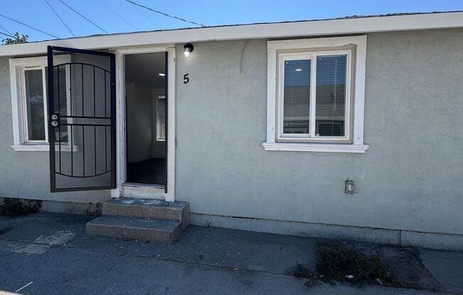 Large One Bed, One Bath Apartment