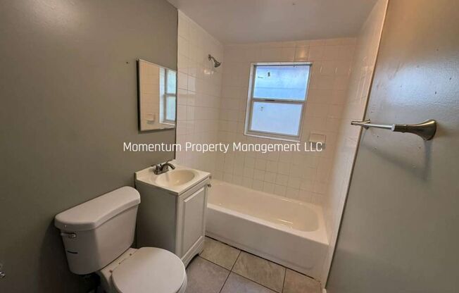 3/1 Remodeled Tampa Home- READY FOR IMMEDIATE MOVE IN!!