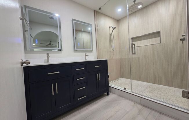 2 beds, 2 baths, $2,100, Unit #1048