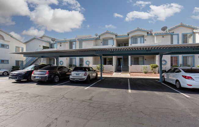 First floor in a gated community 1 bedroom 1 bathroom condo