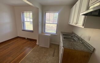 2 beds, 1 bath, $1,050