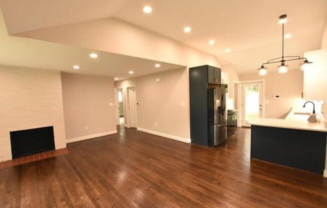 An Absolute Marvel!!! 5BD & 3BA Rambler Near Downtown Silver Spring!!!