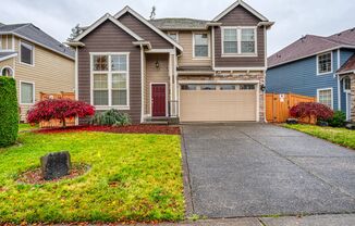 4 Bedroom 2.5 bath over 2900 square feet in Puyallup WA