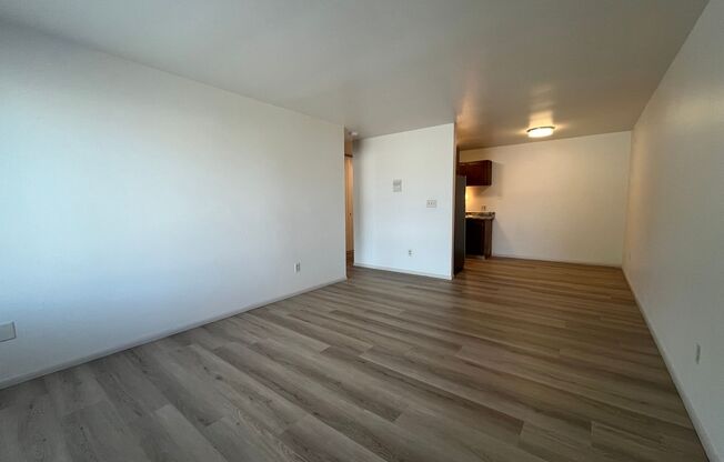 1 bed, 1 bath, $1,095, Unit 36