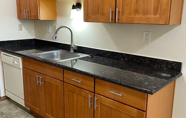 2 beds, 1 bath, 950 sqft, $2,095, Unit 19