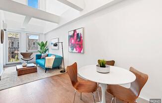 894 NEW YORK AVE