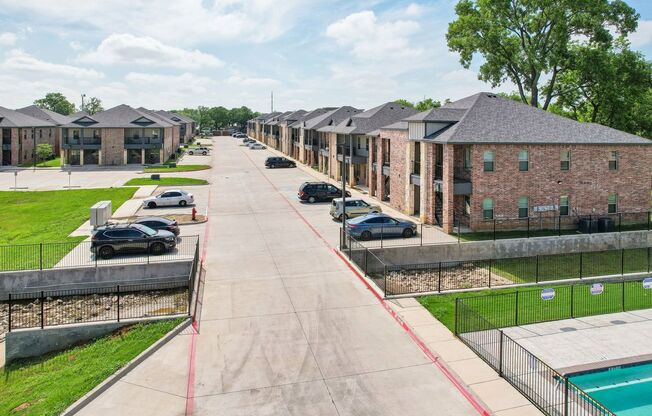 3 beds, 2 baths, $1,598, Unit 1422