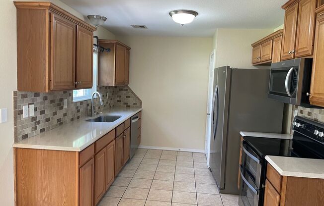 3-bedroom, 2-bathroom home located in the heart of Centerton !!MORE PICTURES COMING SOON!!