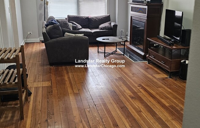 1419 W GRAND AVE