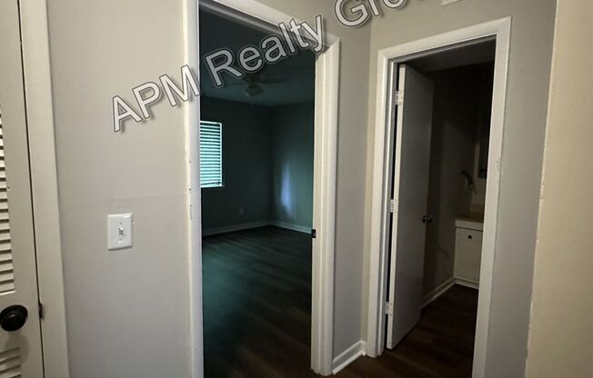 2 beds, 1.5 baths, $1,250