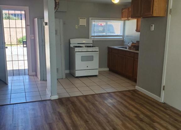 2105 15 AVE