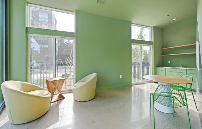 2 beds, 1 bath, $2,000, Unit # 59
