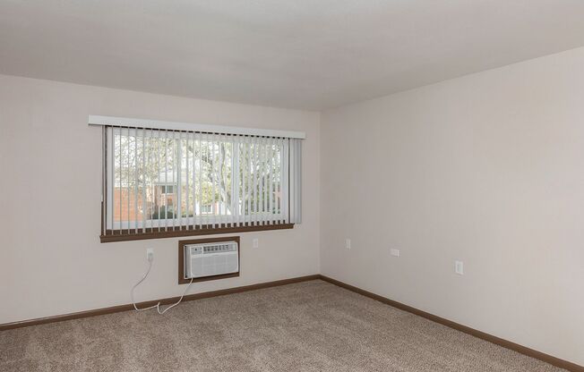 2 beds, 1 bath, 850 sqft, $795, Unit 3535 N Main Street Apt C-7