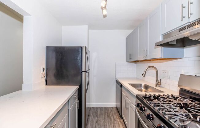 1 bed, 1 bath, 619 sqft, $1,075, Unit 185