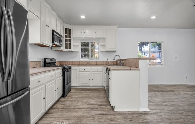 543 W SANTA CRUZ ST