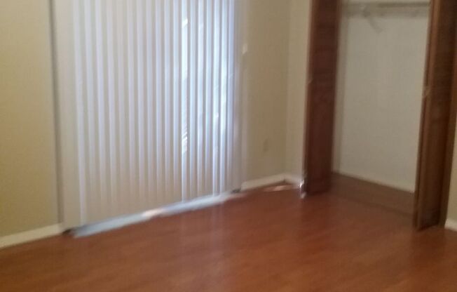 2 beds, 1 bath, $1,325