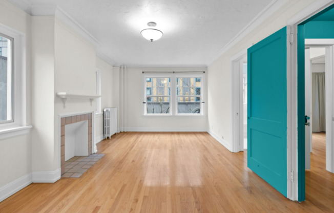 Charming Goose Hollow Condo – Hardwood Floors, High Ceilings, Prime Location