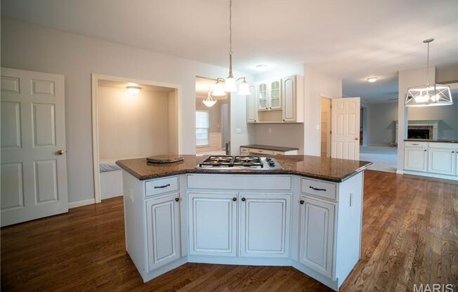 5 beds, 3.5 baths, 4,400 sqft, $3,750, Unit Castle Ridge Drive 570