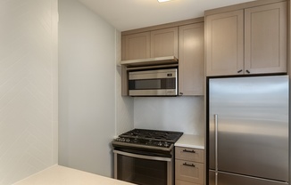 1 bed, 1 bath, 600 sqft, $4,399, Unit 21H