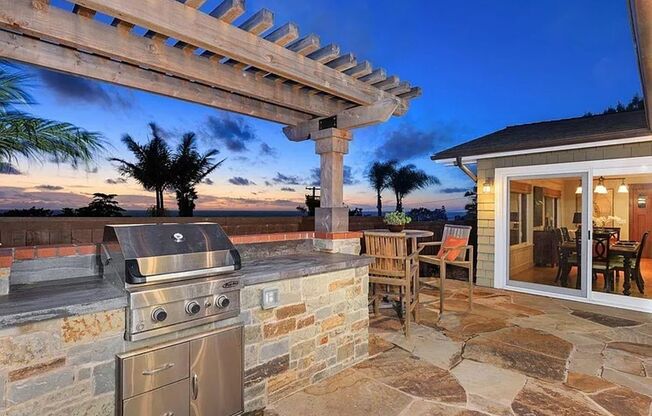 Ideal Location w/ Ocean Views - Perfect Spot for Del Mar Racing Season
