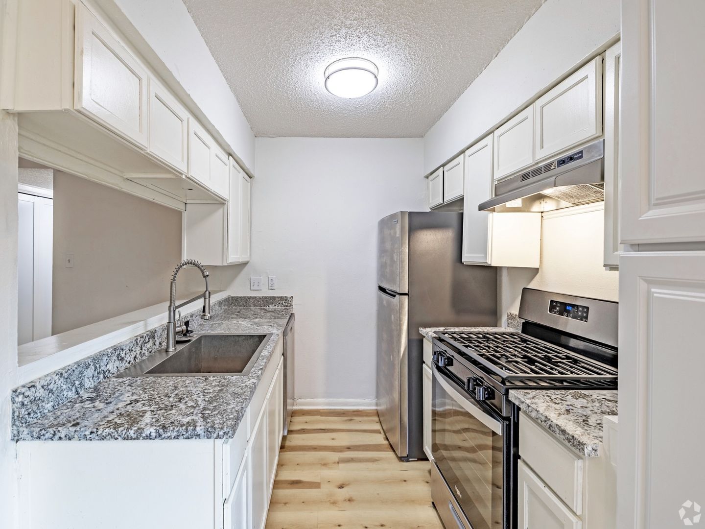 Central One Bedroom close to Downtown