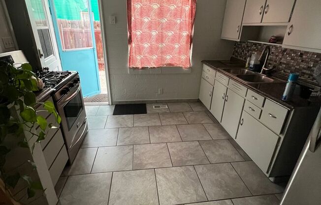 3 Bedroom/1.5 Bathroom Salt Lake City