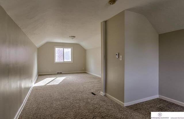 3 beds, 1 bath, $2,145