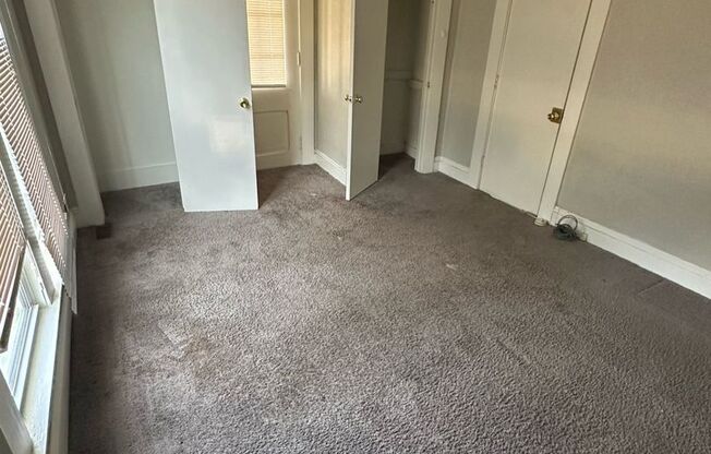 3 beds, 1 bath, $1,200