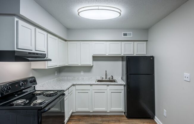 1 bed, 1 bath, 800 sqft, $899