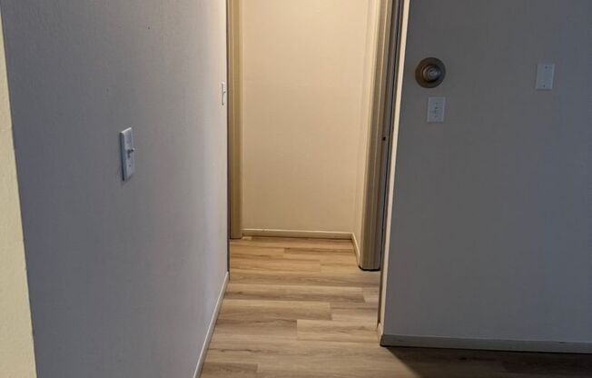 1 bed, 1 bath, $850, Unit 31