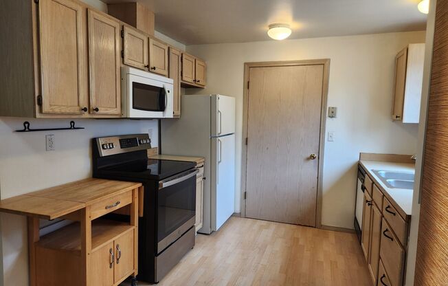 2 beds, 1 bath, $1,675