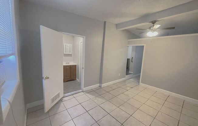 10603 Briarcliff Rd E, Jacksonville, FL 32218