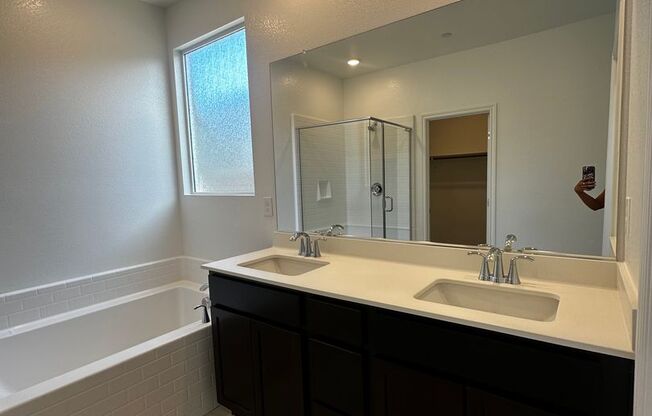 Beautiful 1 story home close to Kyle Canyon and Mount Charleston