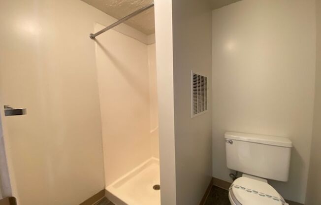 2 beds, 2 baths, 993 sqft, $1,111, Unit 1523-04