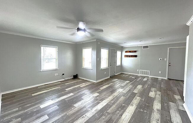 Renovated 3/1 Home Near Downtown Taylor