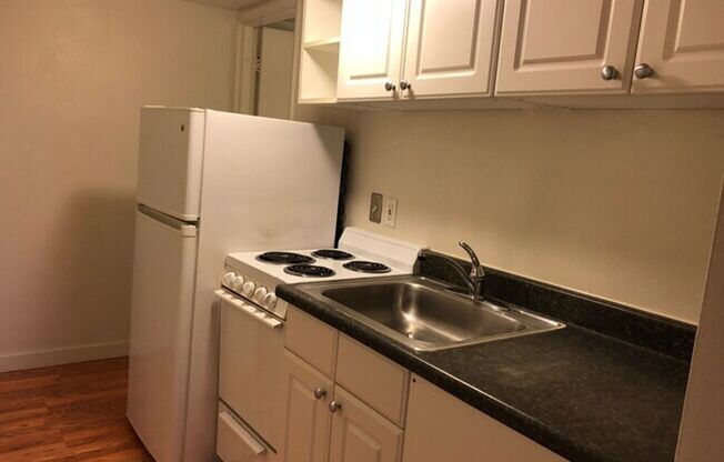 Penrith Apartments - Walk to UW or U-Village!