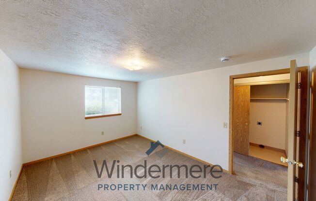 2 beds, 1 bath, 828 sqft, $1,095, Unit 71