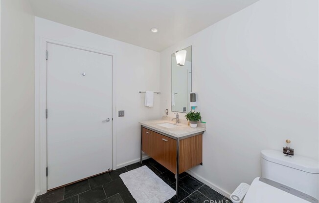 1 bed, 1 bath, 920 sqft, $2,900, Unit 909