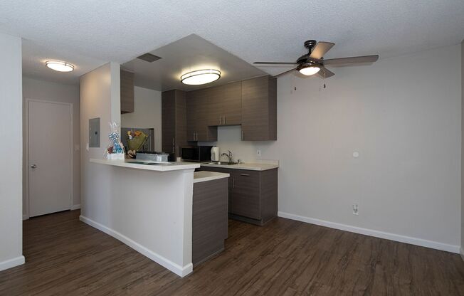 1 bed, 1 bath, $2,795, Unit 27-07