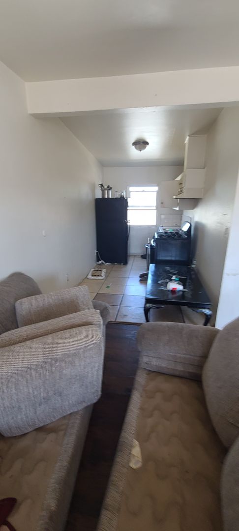 2 beds, 1 bath, $2,450, Unit Unit 7