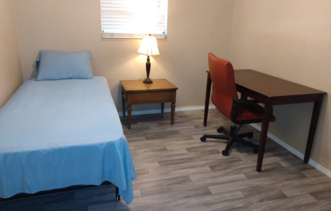 6434 MOCKINGBIRD LN S