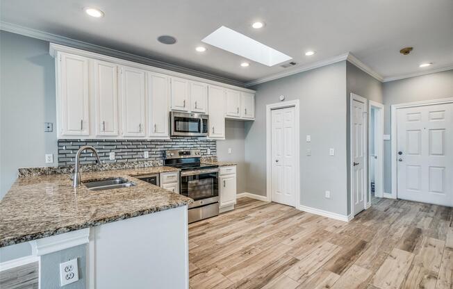 458 YACHT CLUB DR