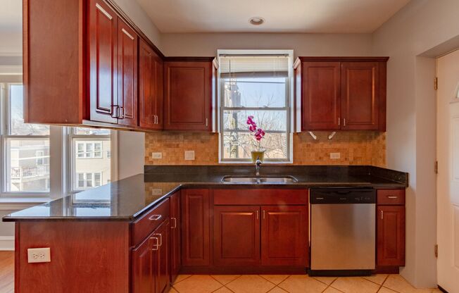5726 N MOZART