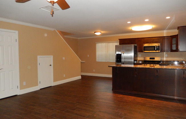 3 beds, 2.5 baths, $3,395